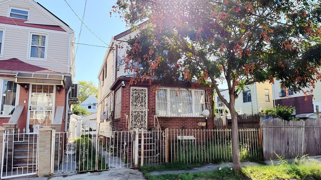 537 East 39th Street – For Sale