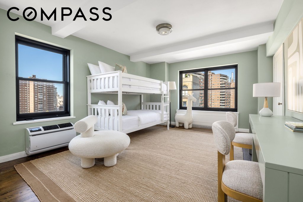 300 West 23rd Street, Unit 13K photo 11
