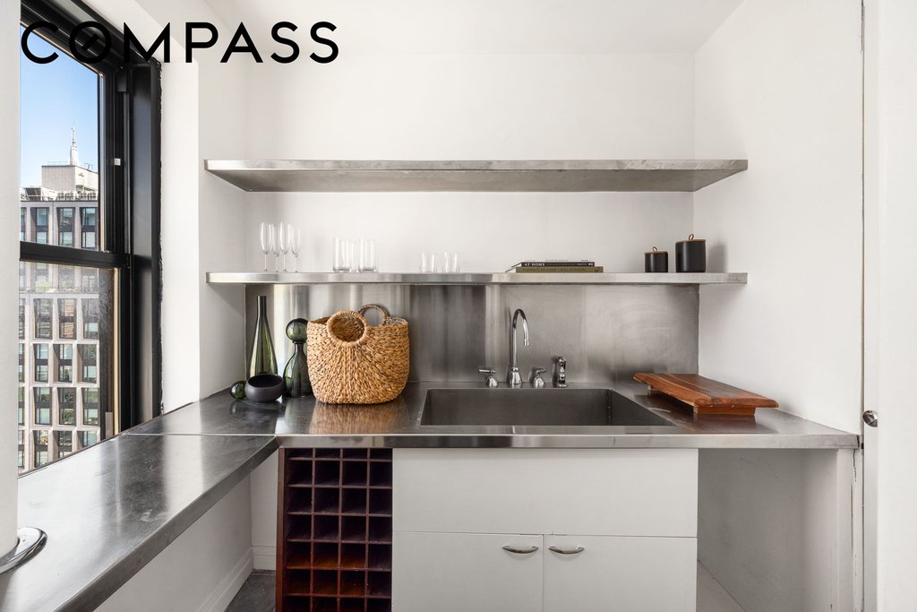 300 West 23rd Street, Unit 13K photo 14