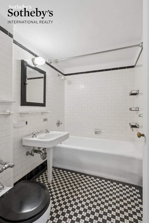 465 West 23rd Street, Unit 9I photo 9