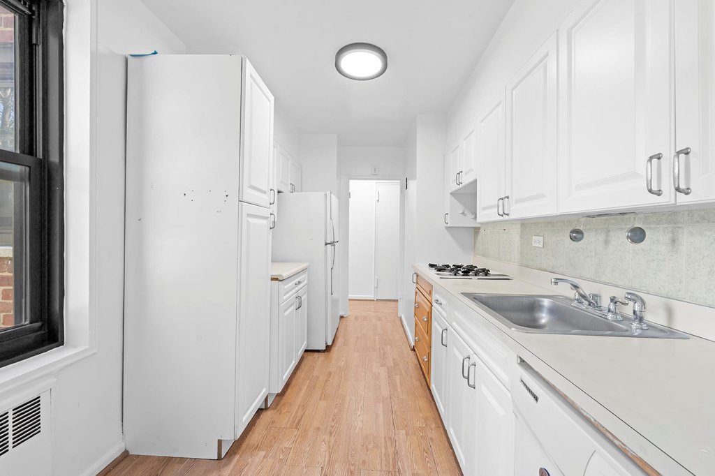 84-01 Main Street, Unit 325 photo 6