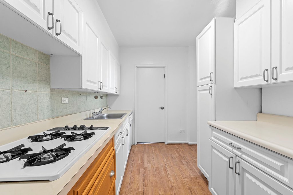 84-01 Main Street, Unit 325 photo 8