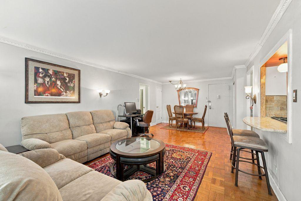 310 East 70th Street, Unit 1K photo 2