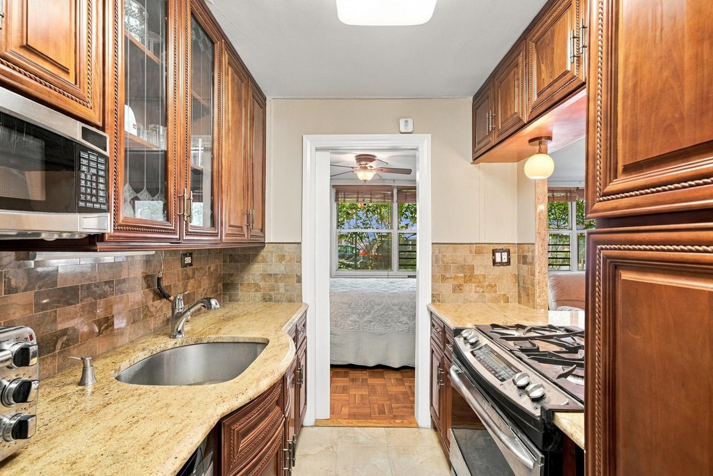 310 East 70th Street, Unit 1K photo 4
