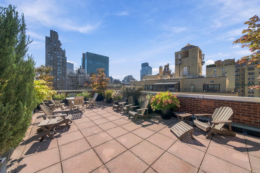 310 East 70th Street, Unit 1K photo 8