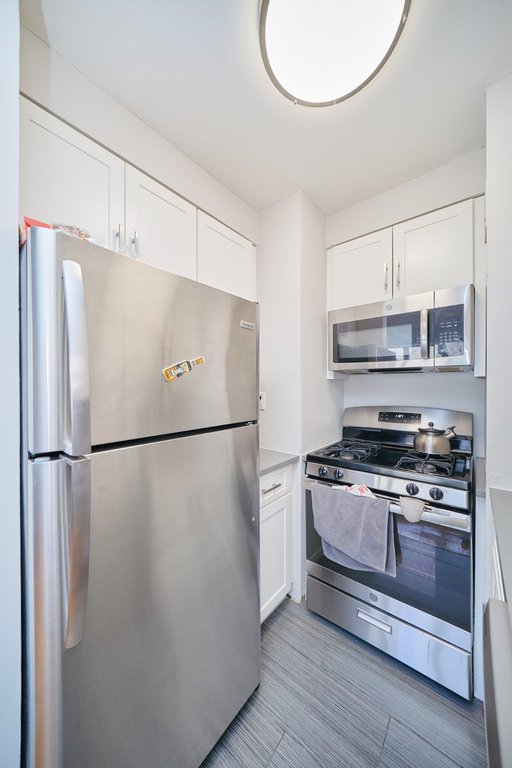 337 West 43rd Street, Unit 2DD photo 5