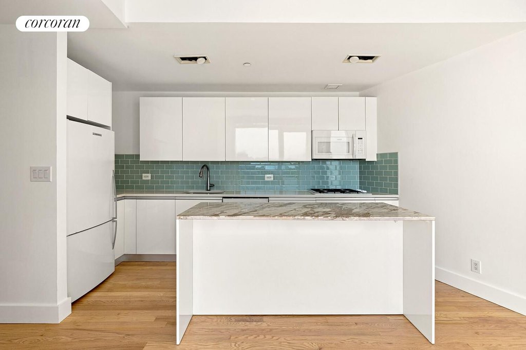 904 Pacific Street, Unit 601 photo 4