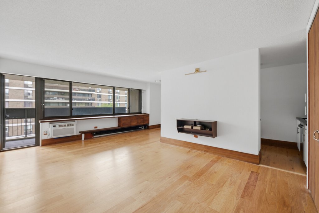 299 Pearl Street, Unit 5E