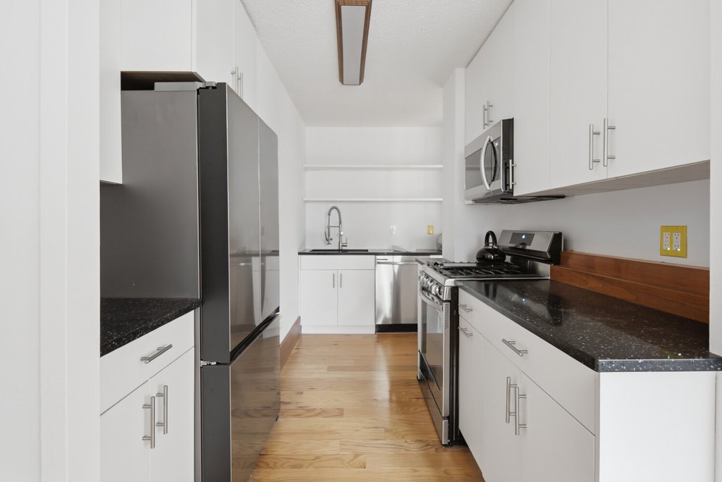 299 Pearl Street, Unit 5E photo 8