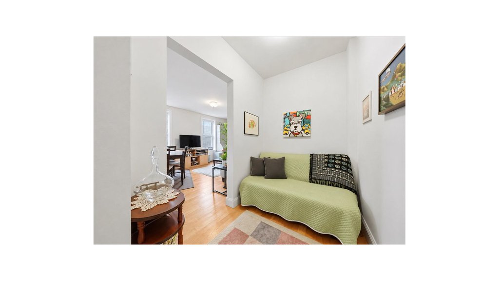 811 Walton Avenue, Unit E18 photo 5