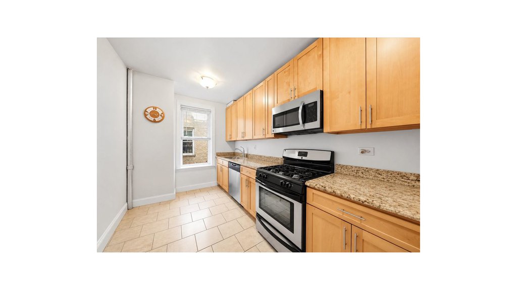 811 Walton Avenue, Unit E18 photo 7