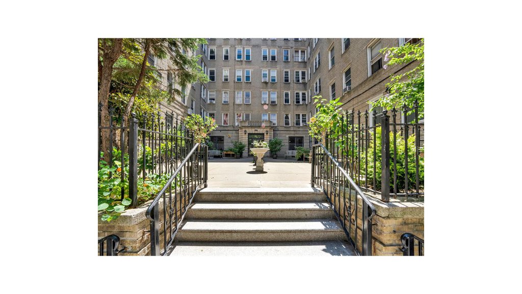 811 Walton Avenue, Unit E18 photo 13