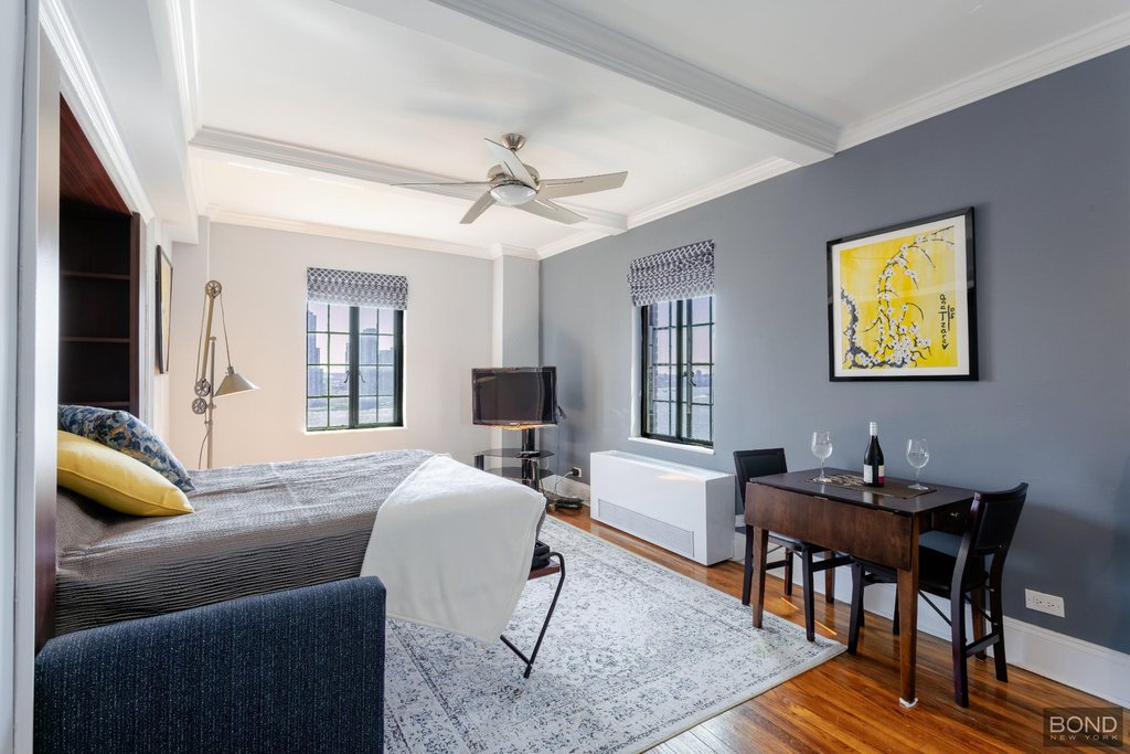 5 Tudor City Place, Unit 1636 photo 4