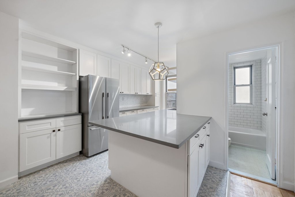 143 Bennett Avenue, Unit 1K photo 10