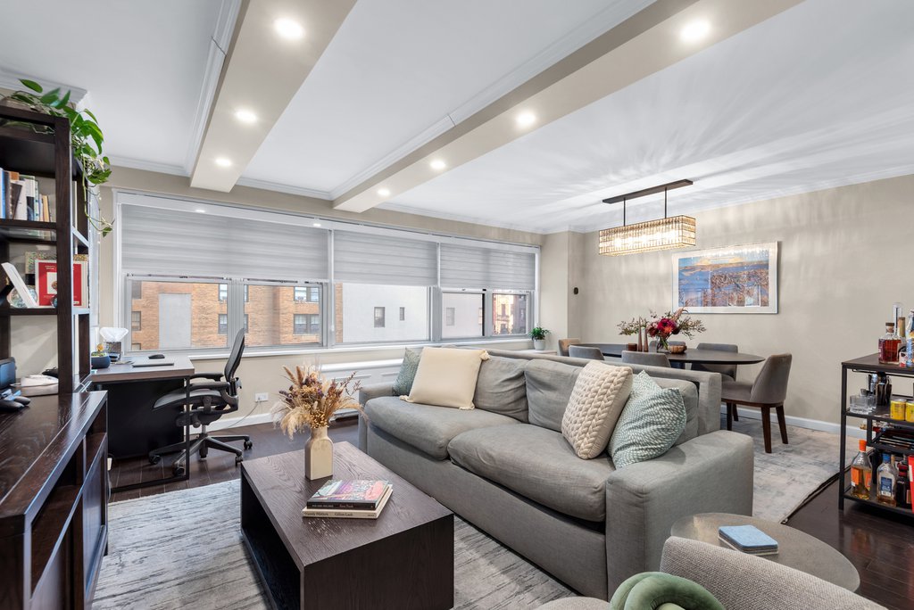 15 West 72nd Street, Unit 5A photo 2