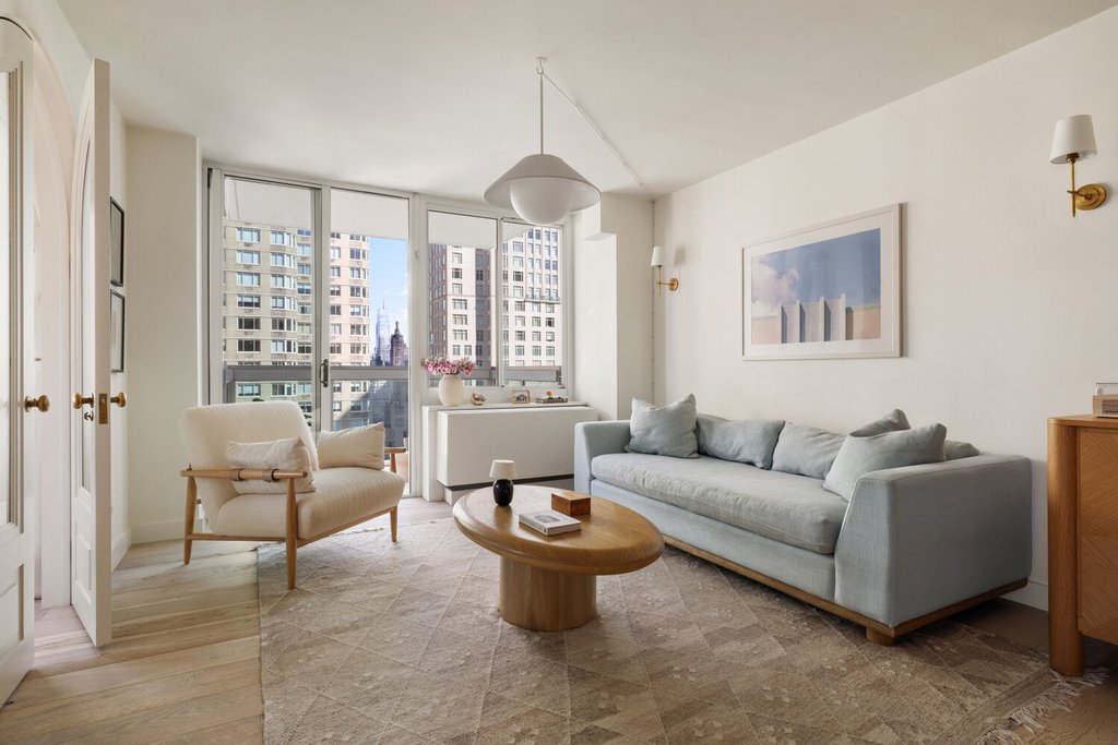 61 West 62nd Street, Unit 22D photo 2