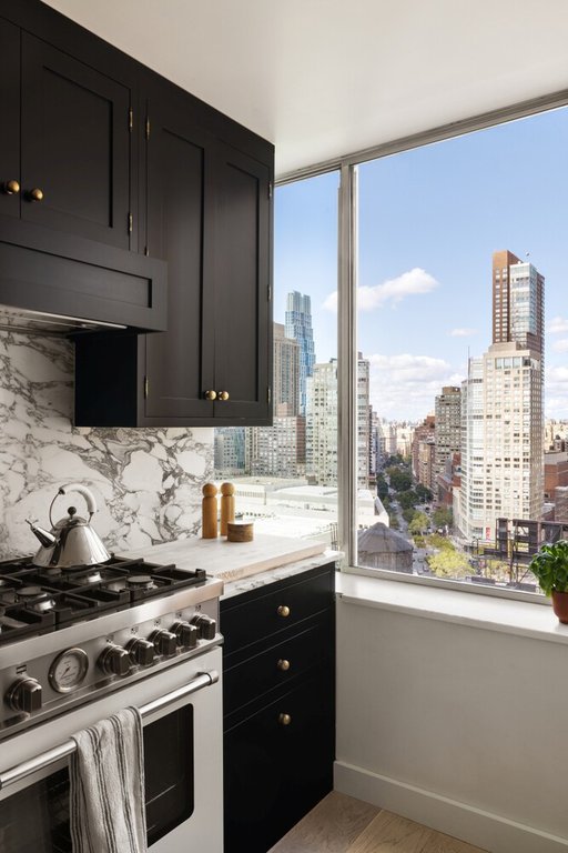 61 West 62nd Street, Unit 22D photo 7