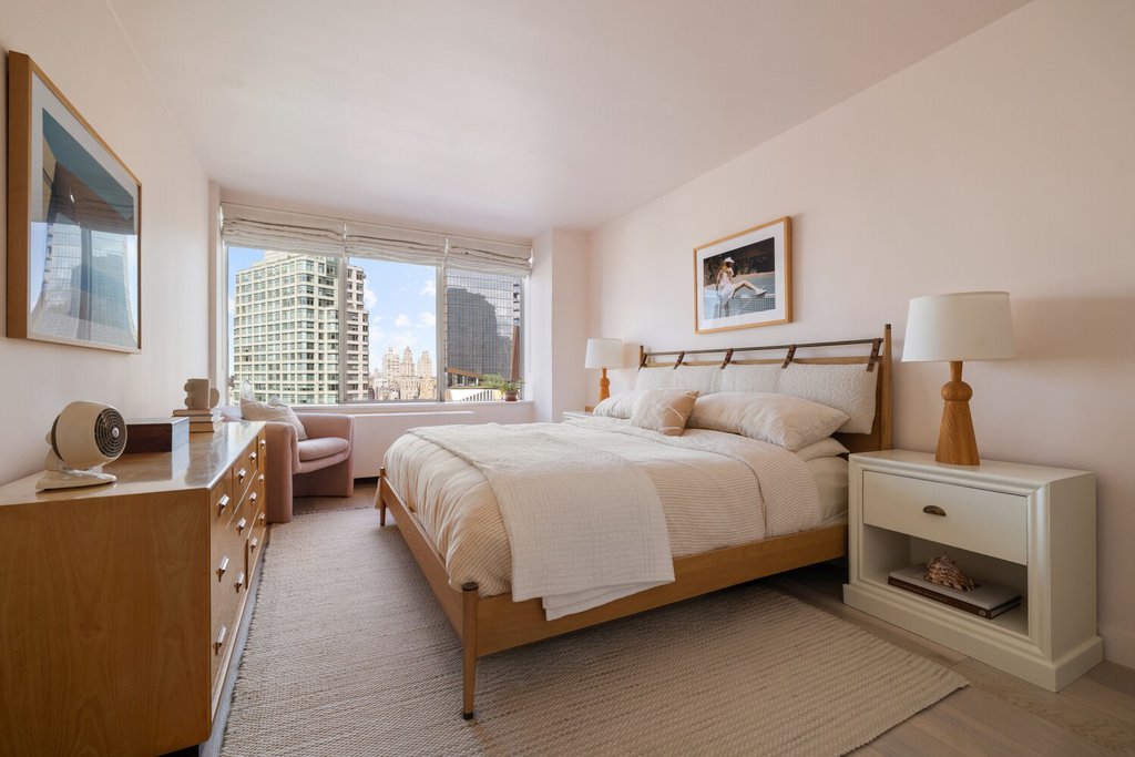 61 West 62nd Street, Unit 22D photo 8
