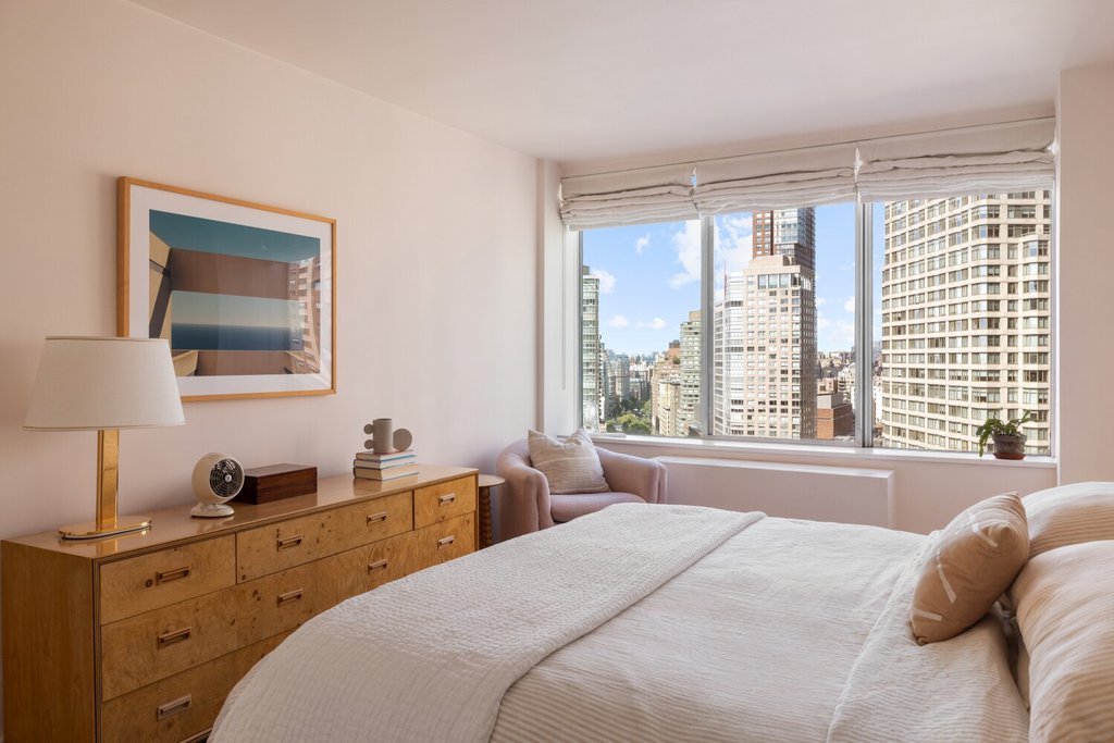 61 West 62nd Street, Unit 22D photo 9