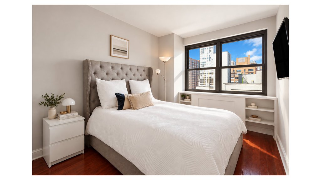 200 East 24th Street, Unit 1708 photo 3
