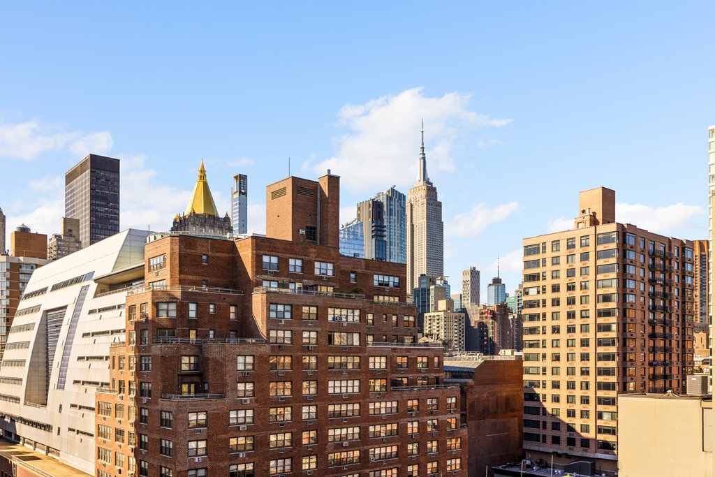 200 East 24th Street, Unit 1708 photo 4