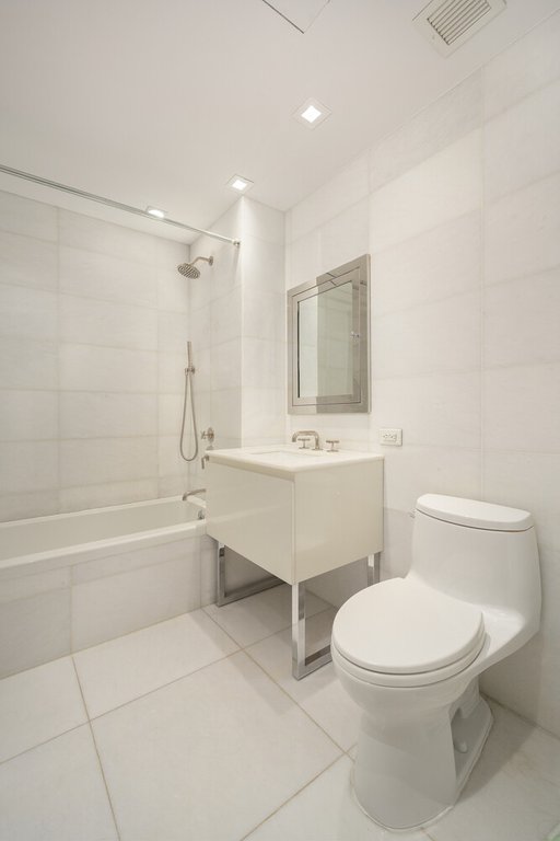 5 Franklin Place, Unit 6C photo 6