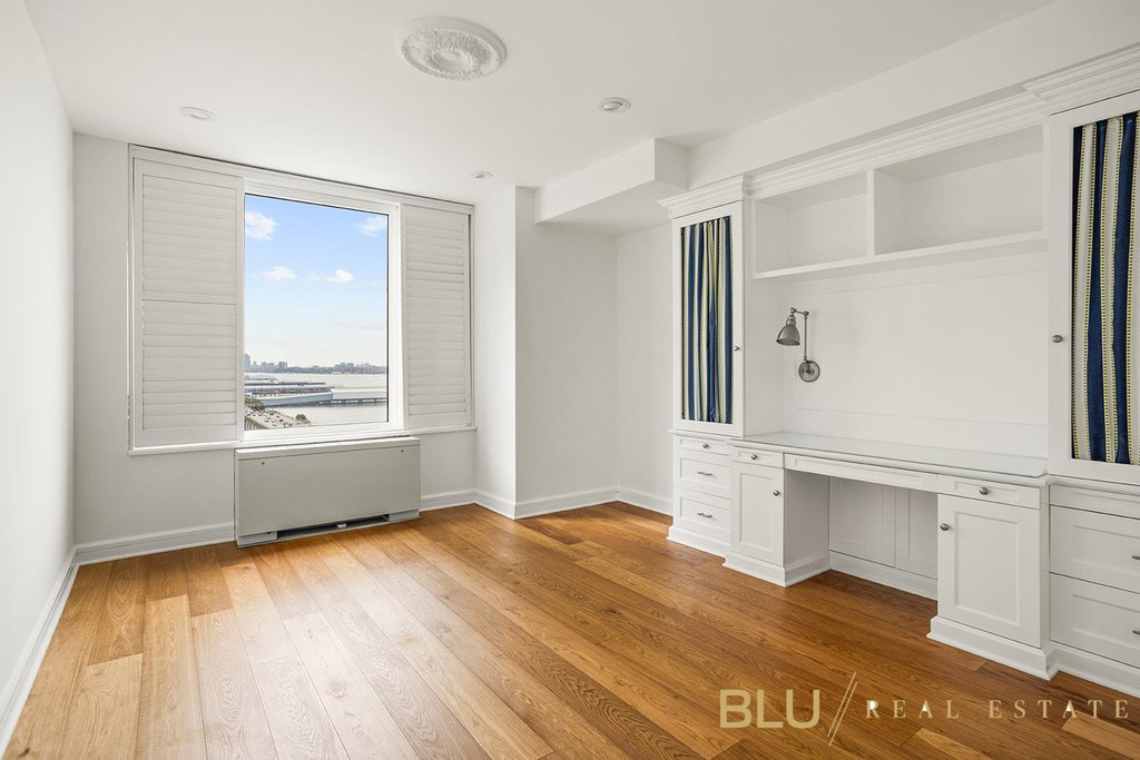 220 Riverside Boulevard, Unit 15J photo 6