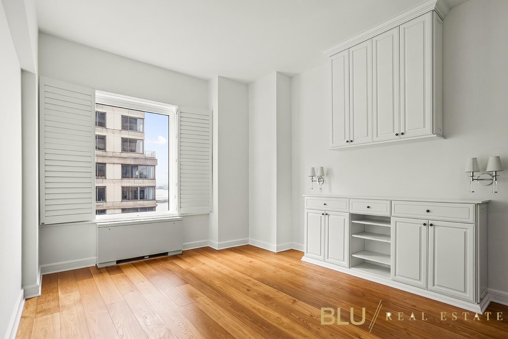 220 Riverside Boulevard, Unit 15J photo 11