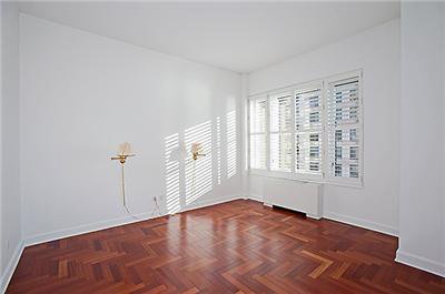220 Riverside Boulevard, Unit 15J photo 23
