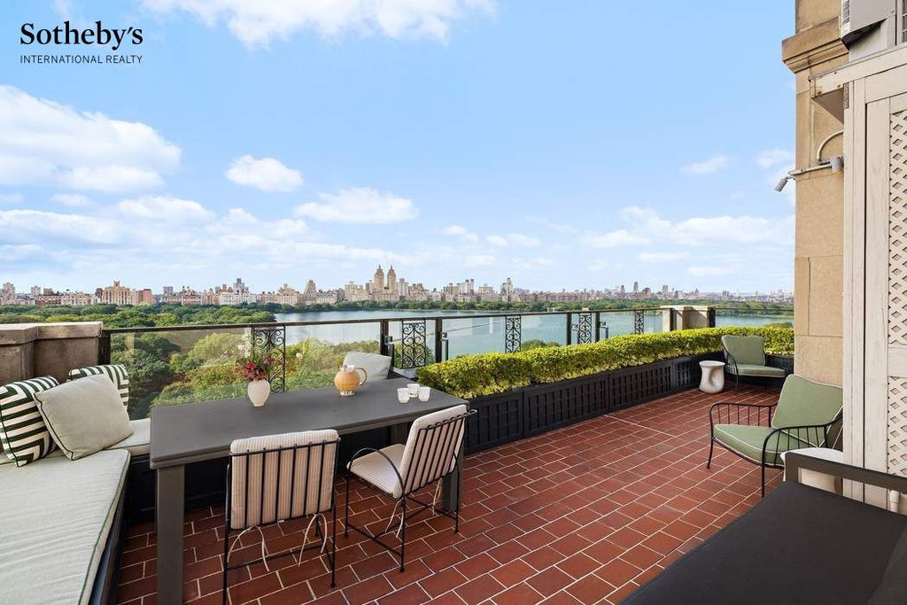 1040 Fifth Avenue, Unit 16 photo 4