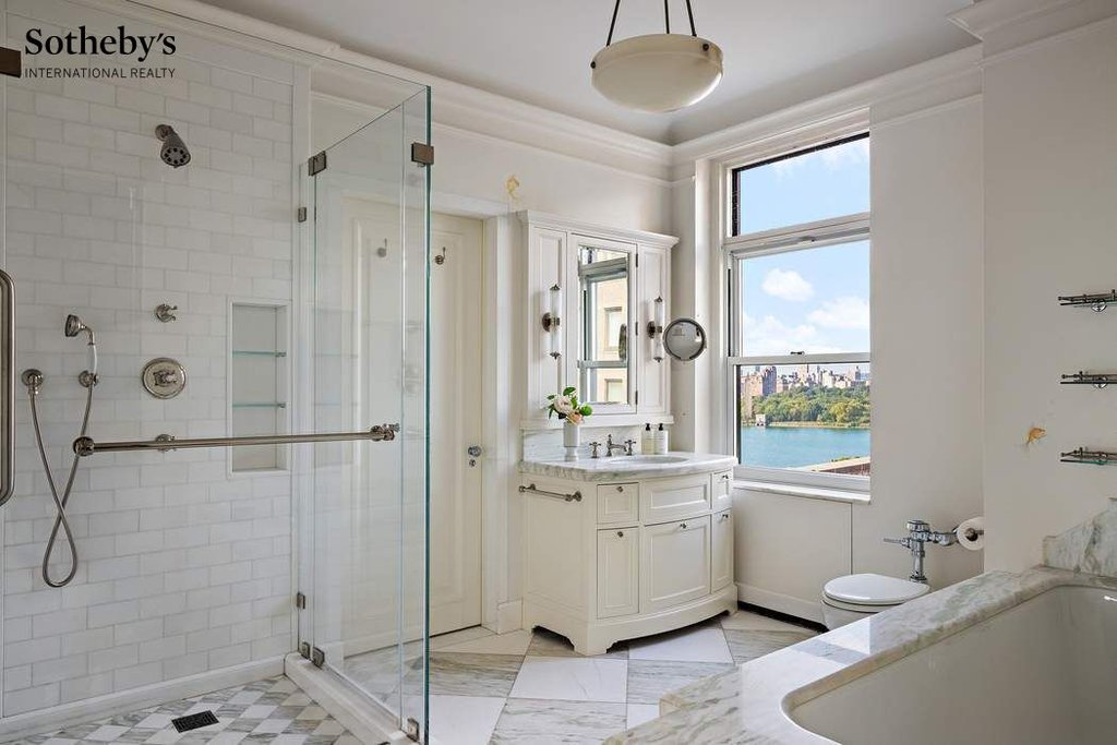 1040 Fifth Avenue, Unit 16 photo 21