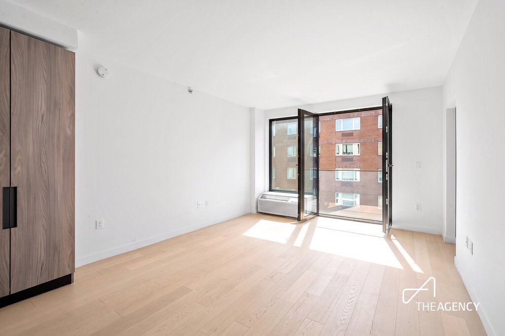 181 East 101st Street, Unit 808 photo 2