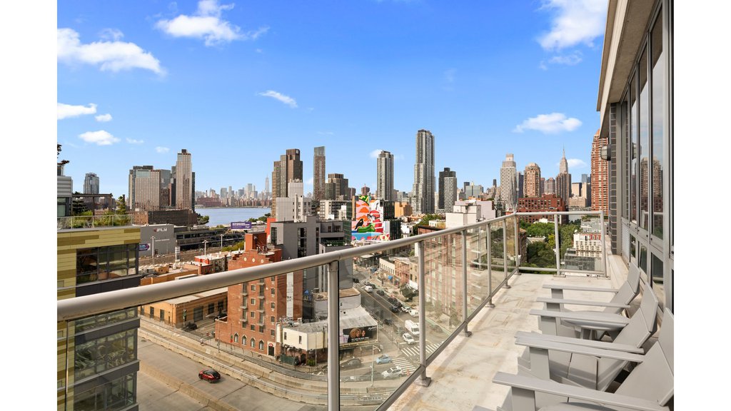 48-15 11th Street, Unit PHB