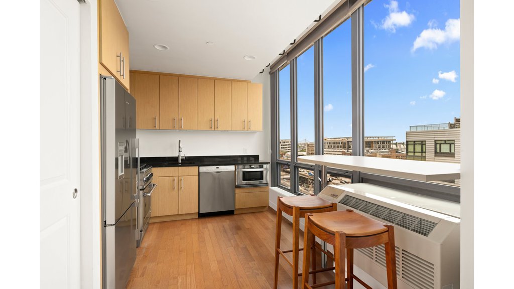 48-15 11th Street, Unit PHB photo 4
