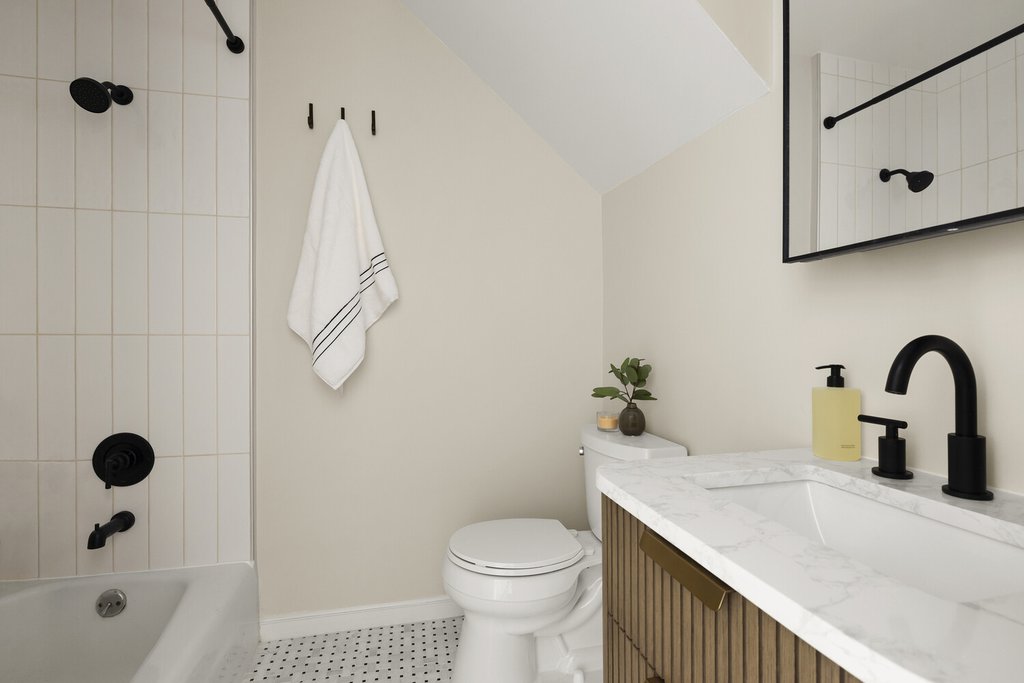 405 3rd Street, Unit 2 photo 9