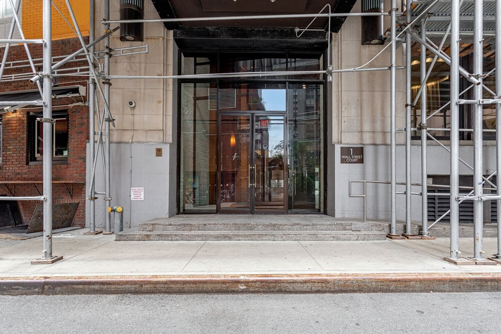 1 Wall Street Court, Unit 605 photo 2
