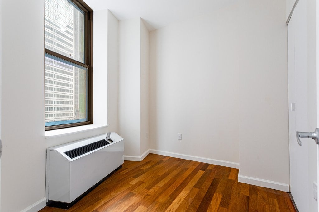 1 Wall Street Court, Unit 605 photo 17