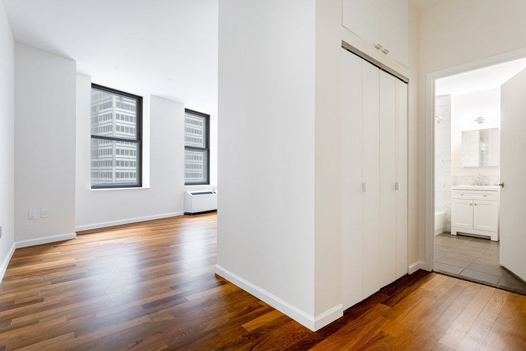1 Wall Street Court, Unit 605 photo 26