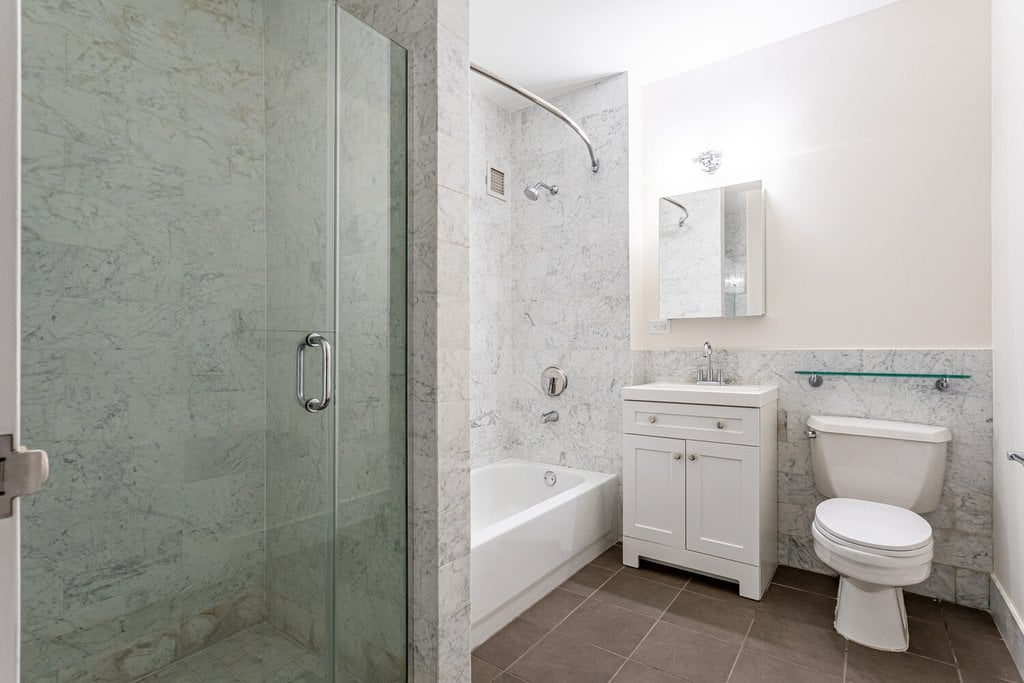 1 Wall Street Court, Unit 605 photo 32