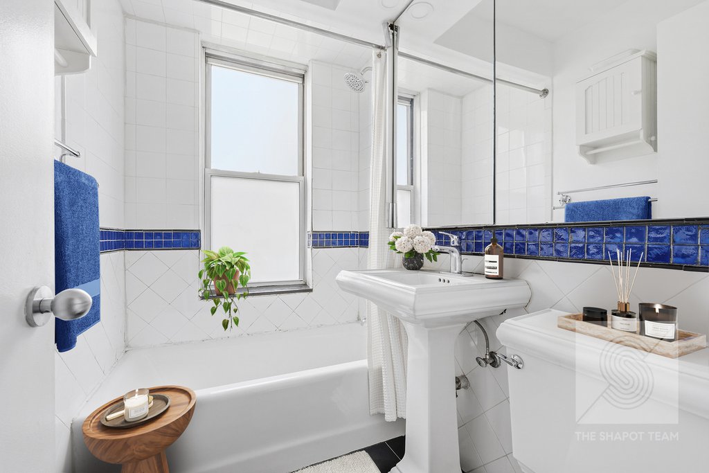 325 West 45th Street, Unit 816 photo 9