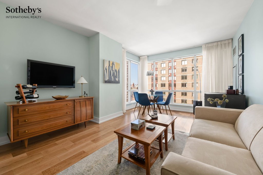 350 West 42nd Street, Unit 10C photo 2