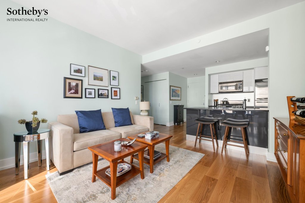 350 West 42nd Street, Unit 10C photo 4