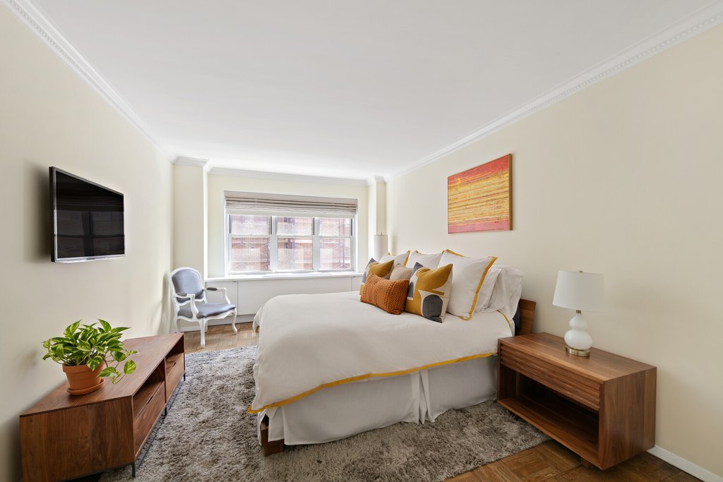 130 East 63rd Street, Unit 8D photo 4