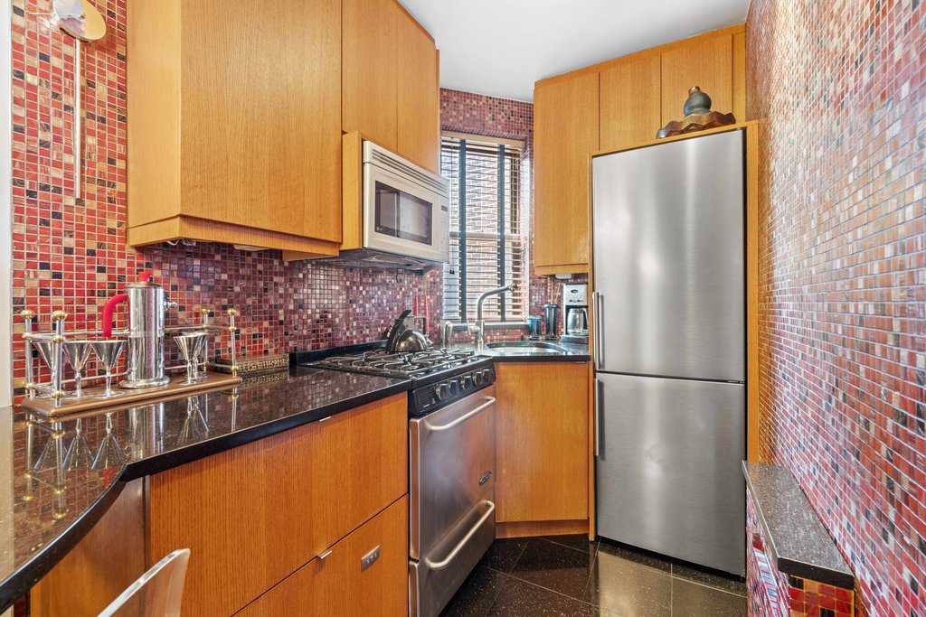 50 Saint Marks Place, Unit 6P photo 10