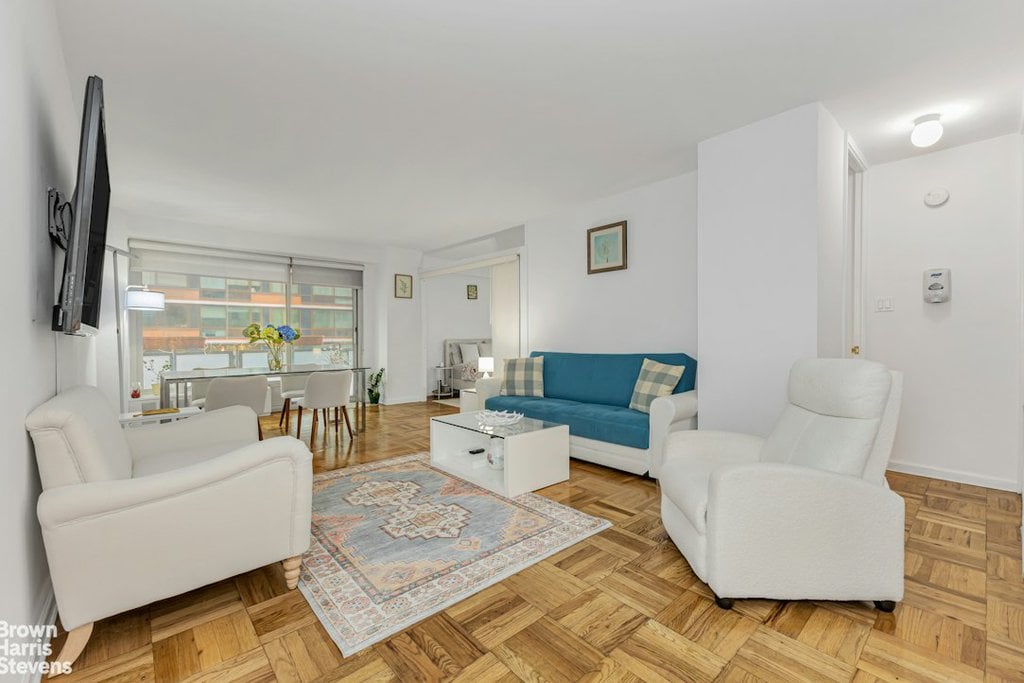 300 East 40th Street, Unit 16K