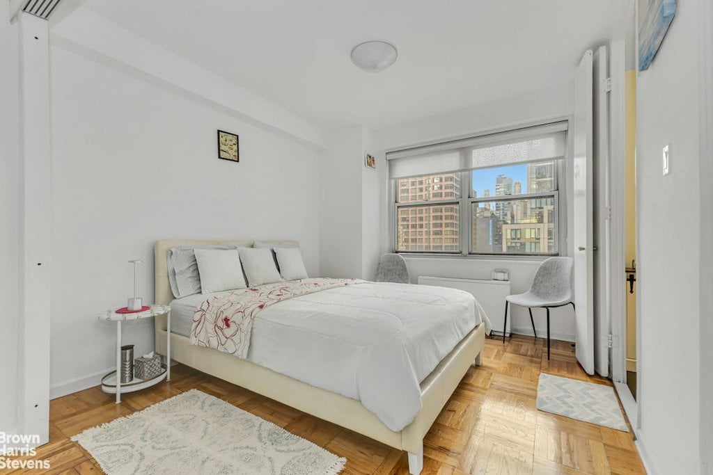 300 East 40th Street, Unit 16K photo 4