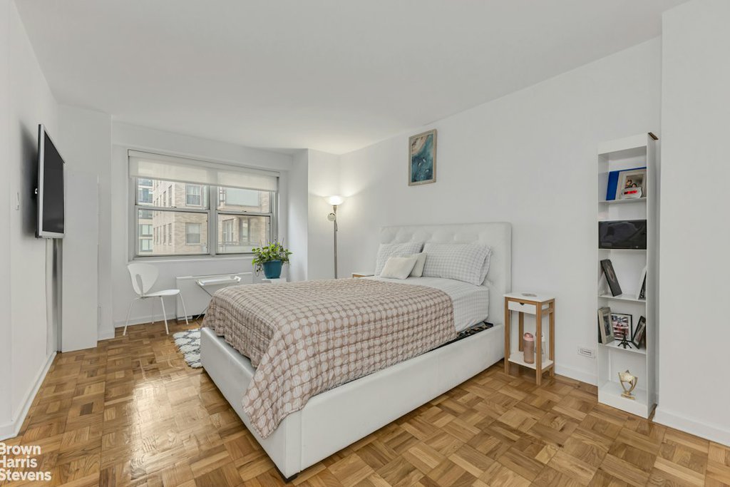 300 East 40th Street, Unit 16K photo 5