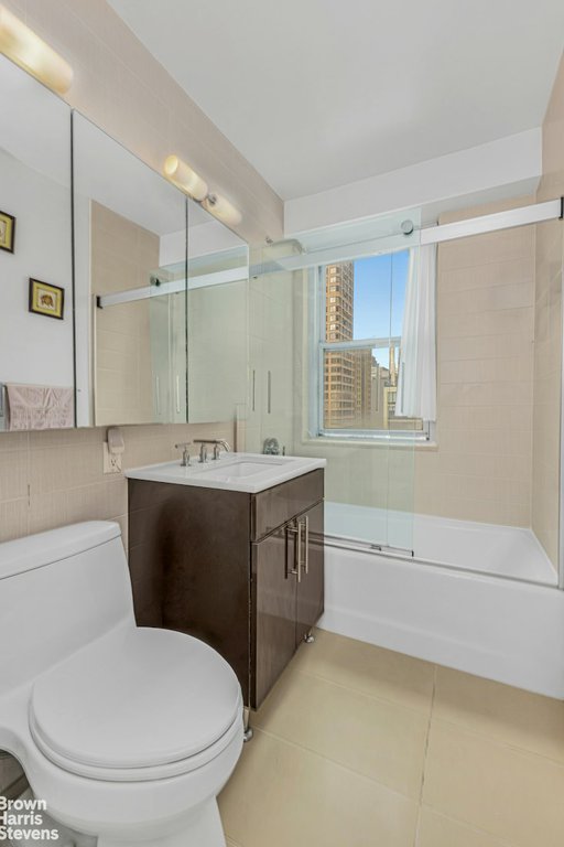 300 East 40th Street, Unit 16K photo 6