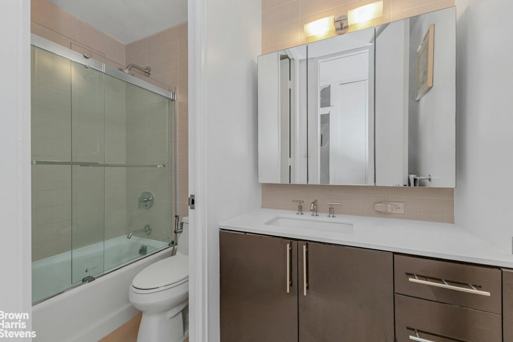 300 East 40th Street, Unit 16K photo 8