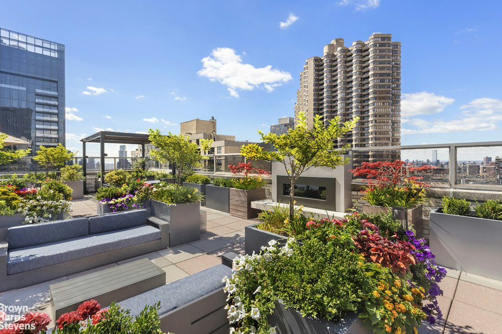300 East 40th Street, Unit 16K photo 14